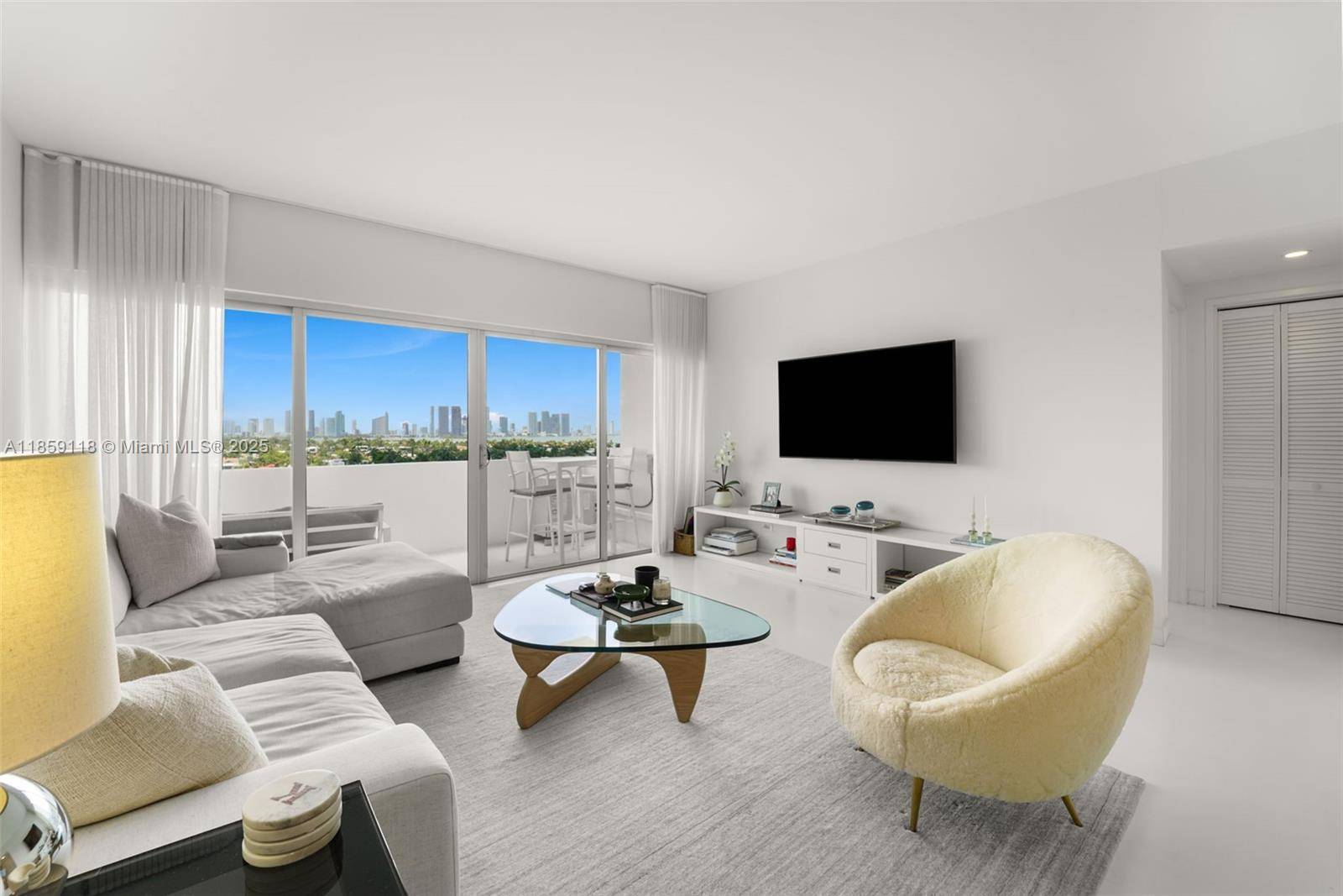 Miami Beach, FL 33139,3 Island Ave #11G
