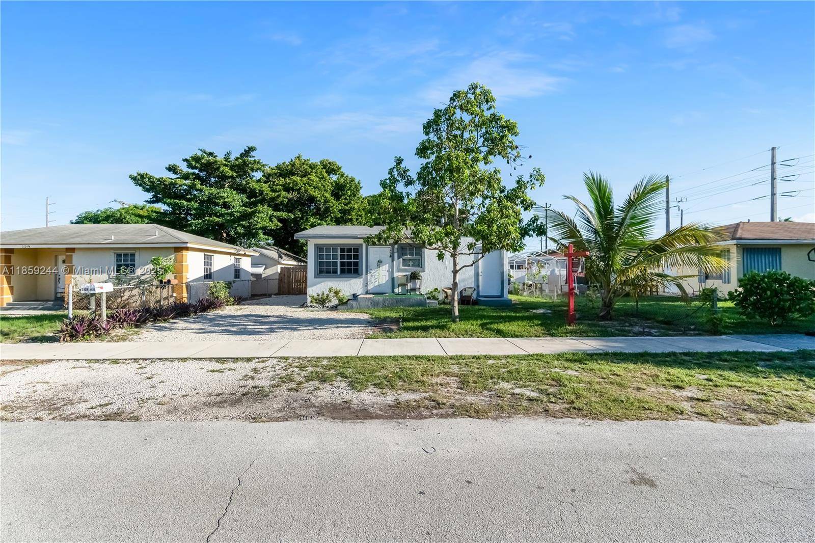 Hollywood, FL 33020,2128 Cleveland St