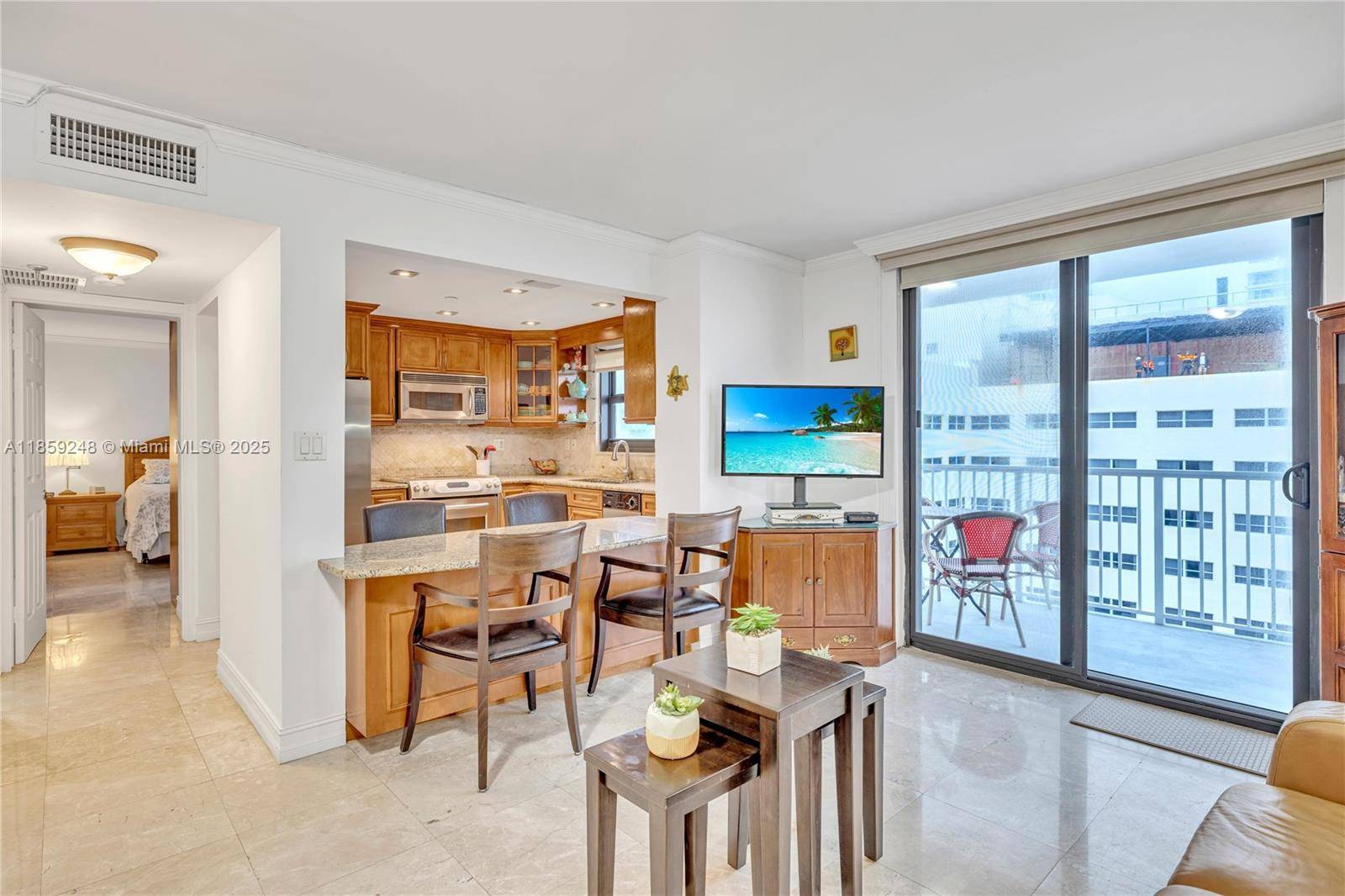 Miami Beach, FL 33140,4301 Collins Ave #907