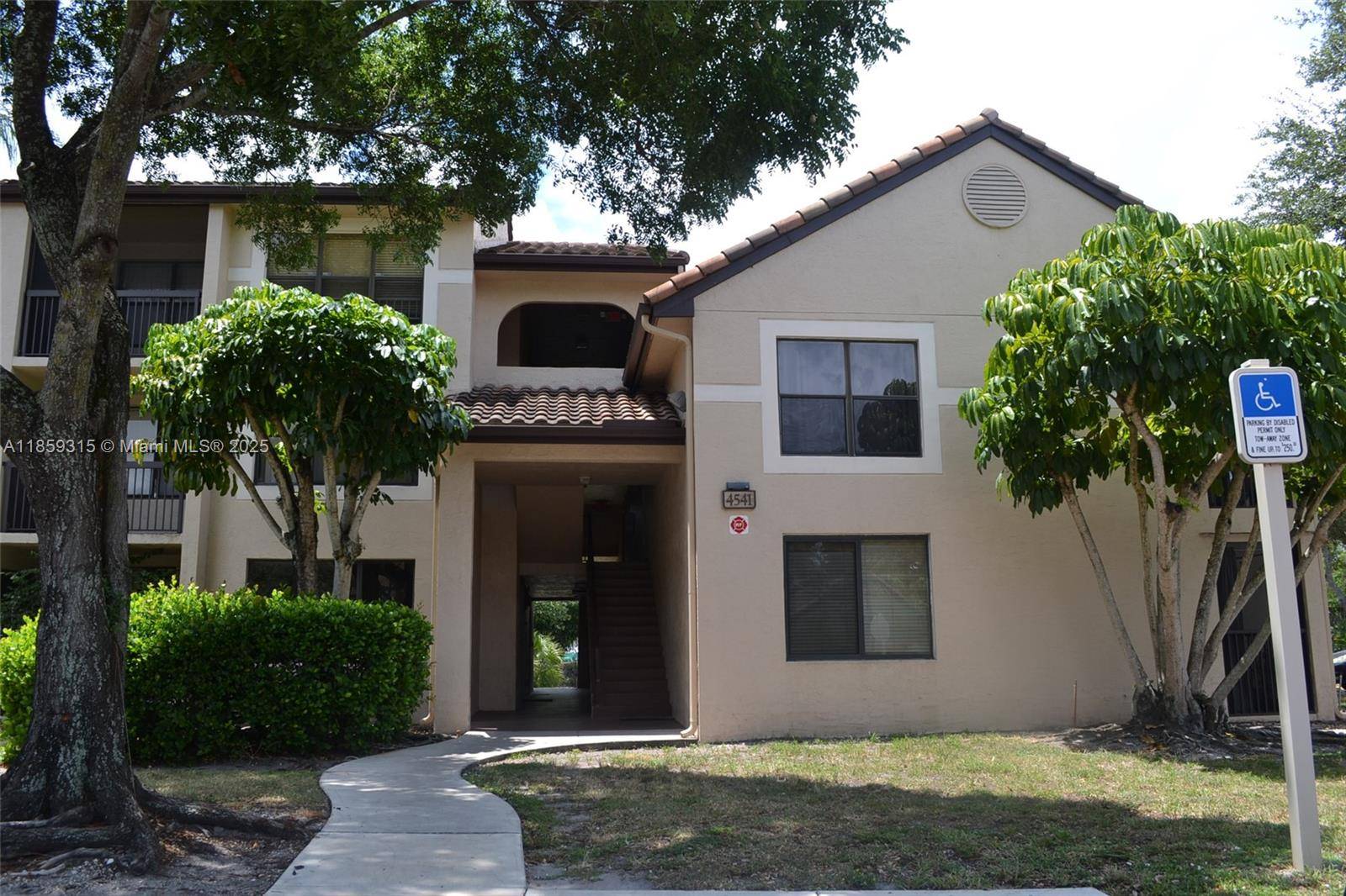 Pompano Beach, FL 33069,4541 W Mcnab Rd #22