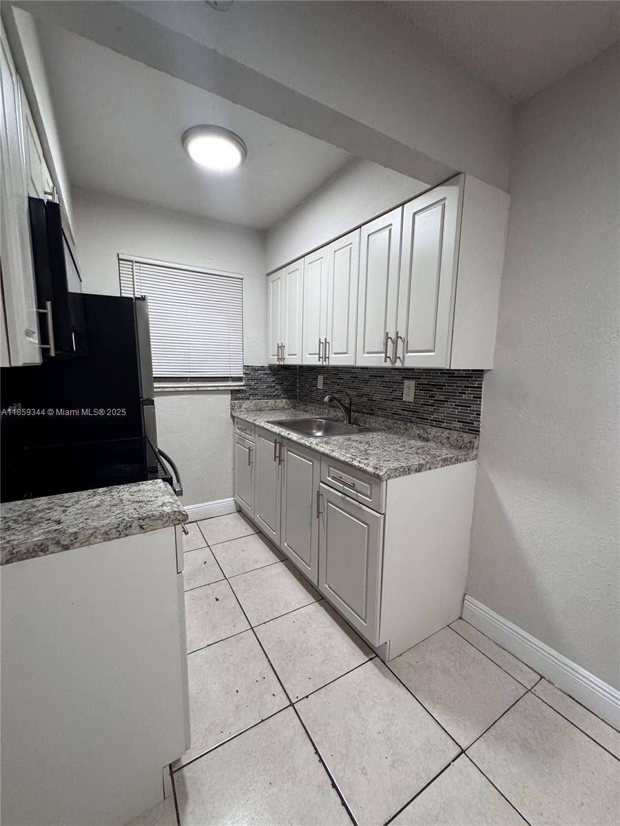 Hollywood, FL 33020,2137 Hayes St #3