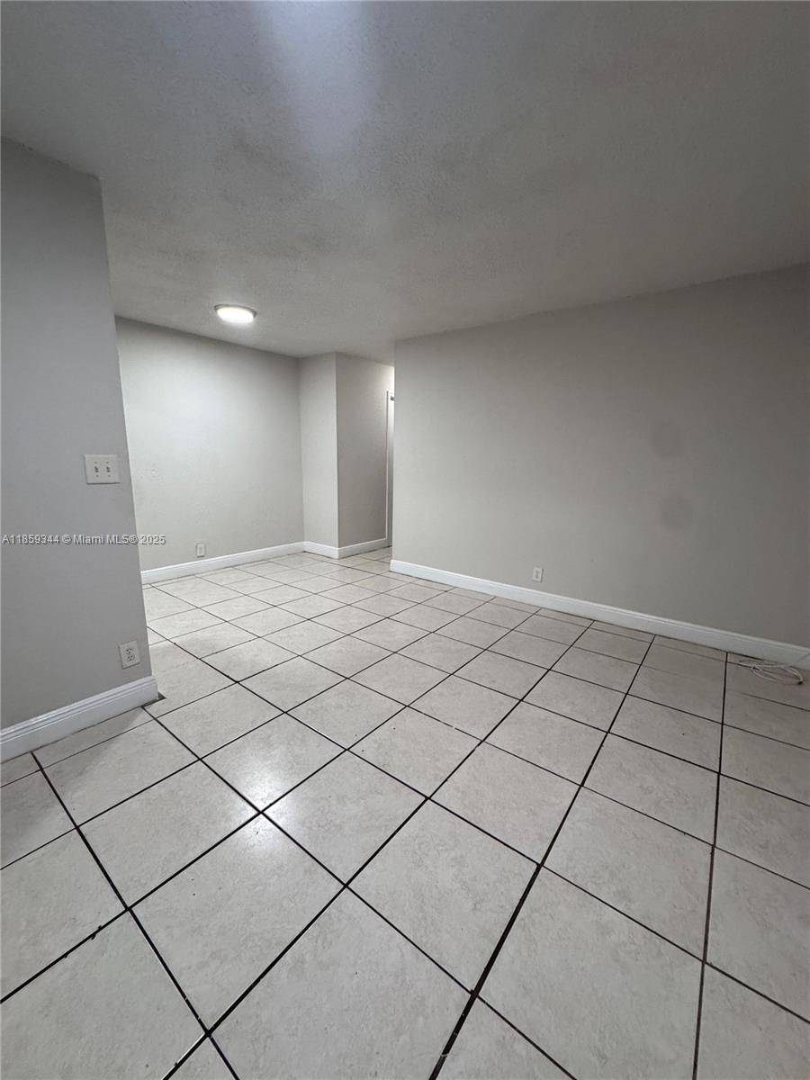 Hollywood, FL 33020,2137 Hayes St #3