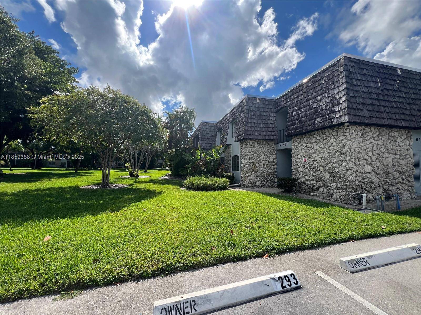Oakland Park, FL 33309,3101 Oakland Shores Dr #H104