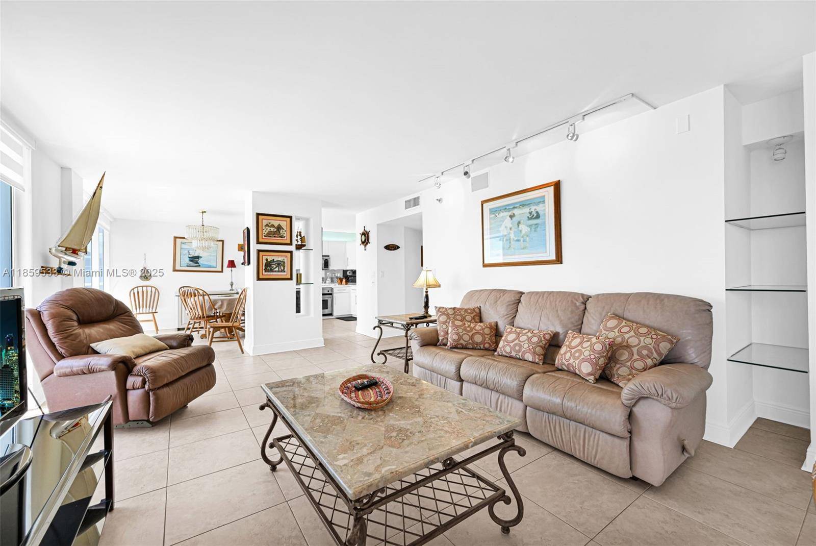 Miami Beach, FL 33140,2401 Collins Ave #1801