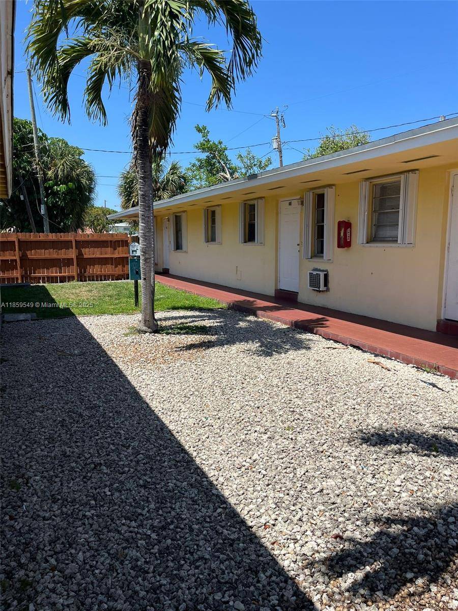 Hollywood, FL 33020,1915 Fletcher St #w4