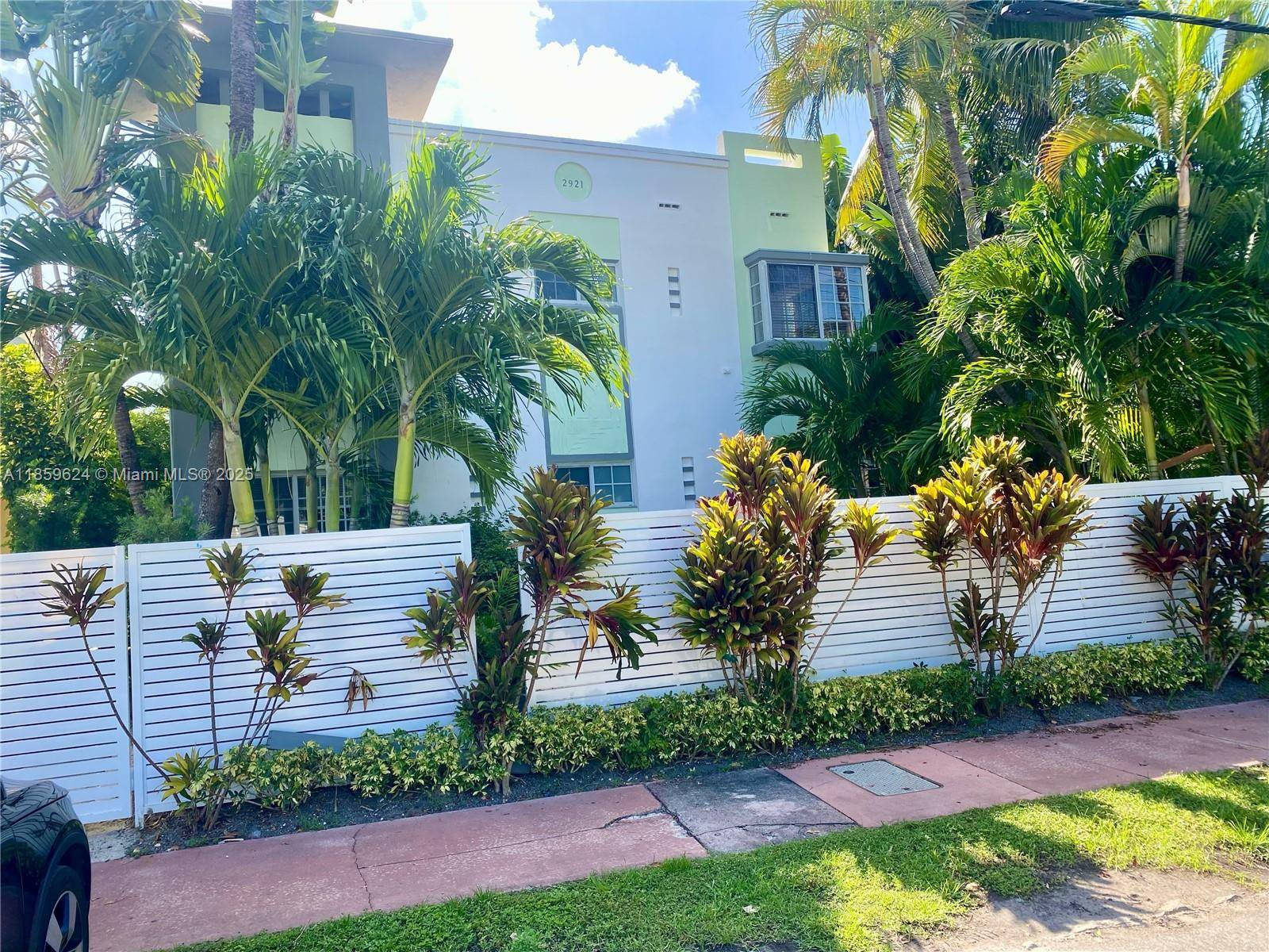 Miami Beach, FL 33140,2921 Sheridan Ave #3