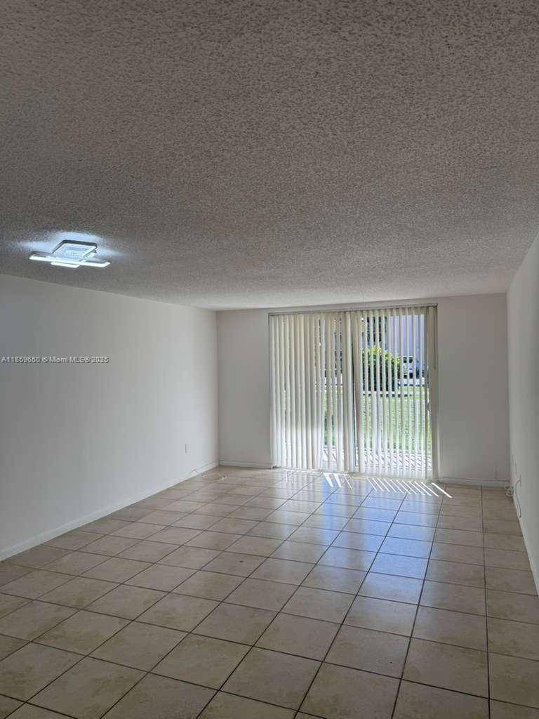 Hialeah, FL 33015,6930 Miami Gardens Dr #1-115