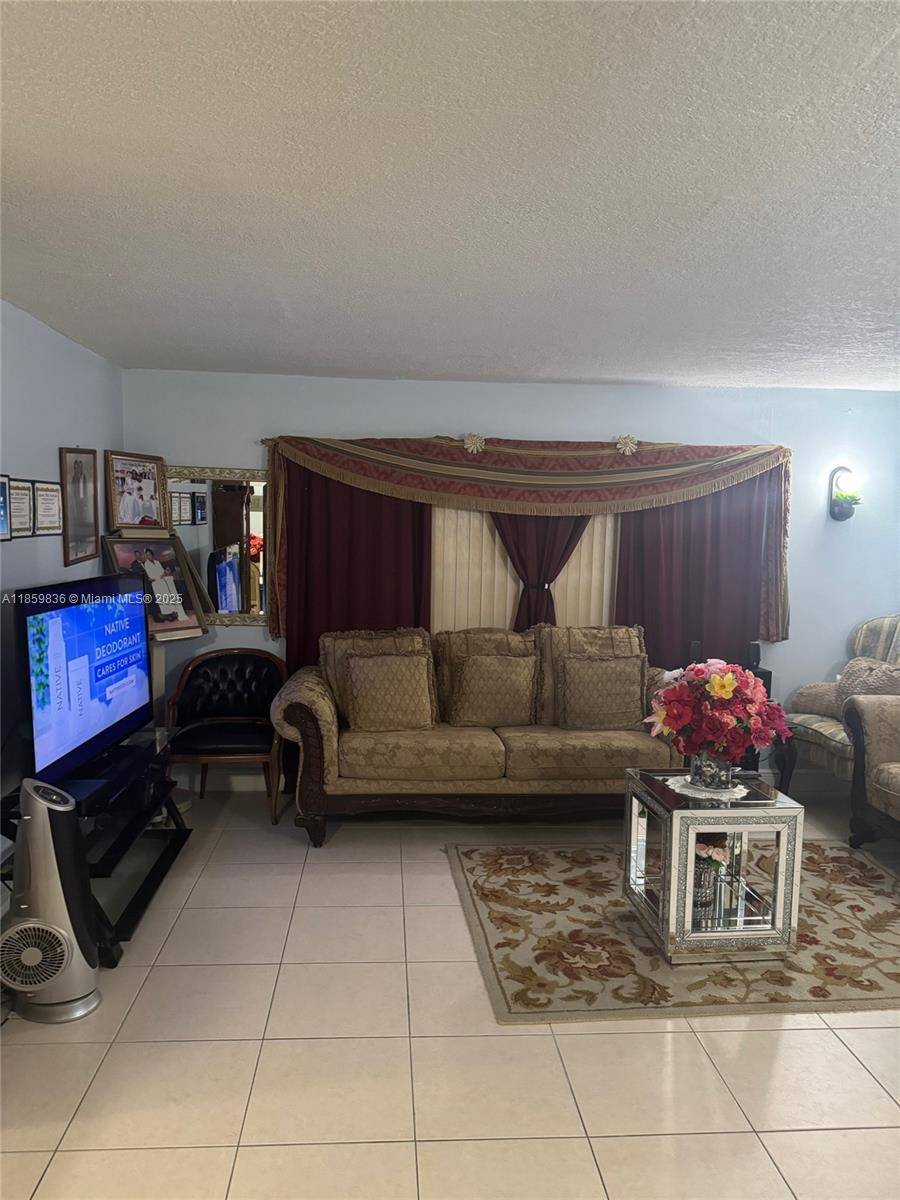 Miami Gardens, FL 33179,130 NE 202nd Ter #S25