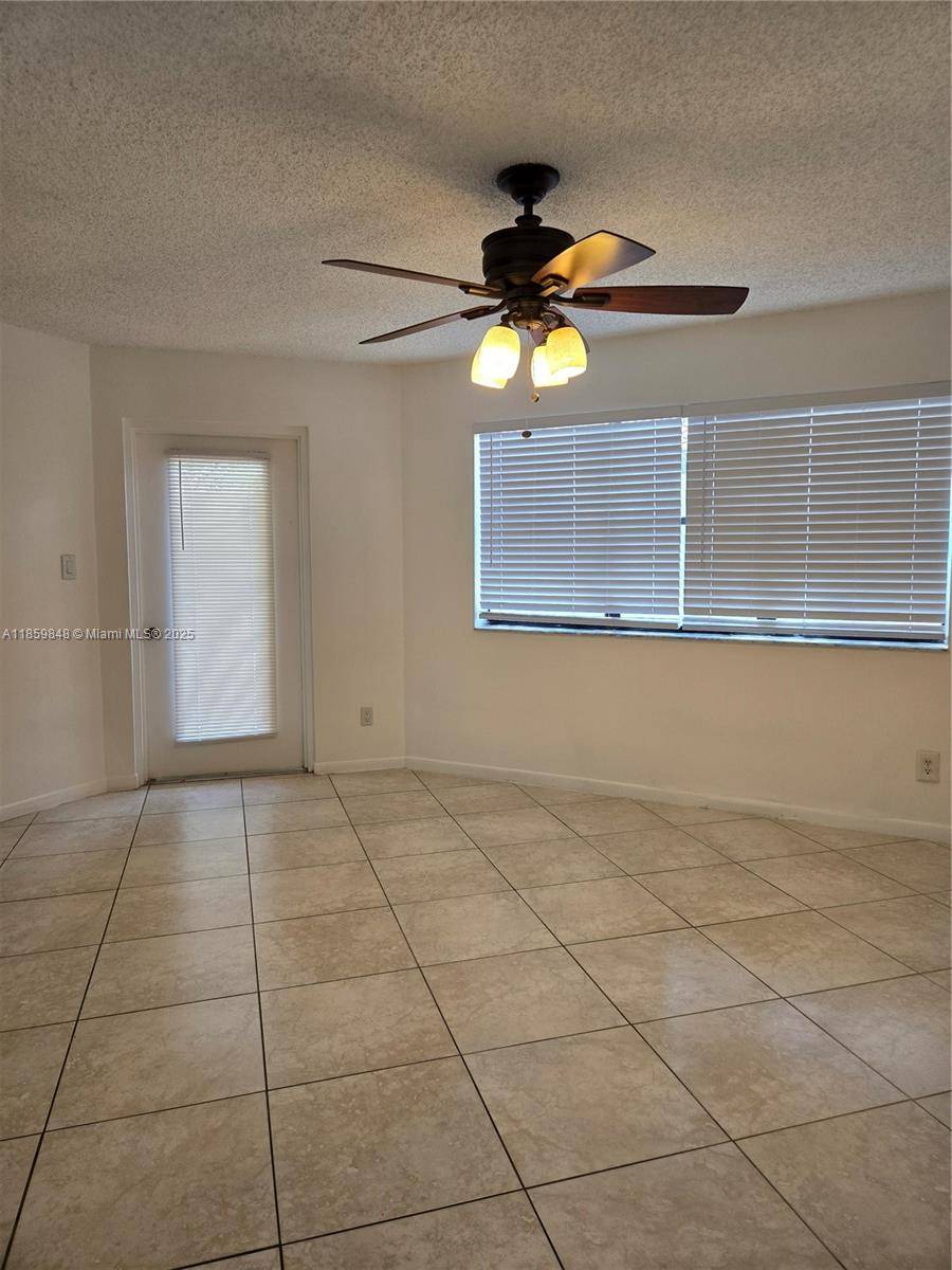 Hollywood, FL 33021,550 S Park Rd #23-8