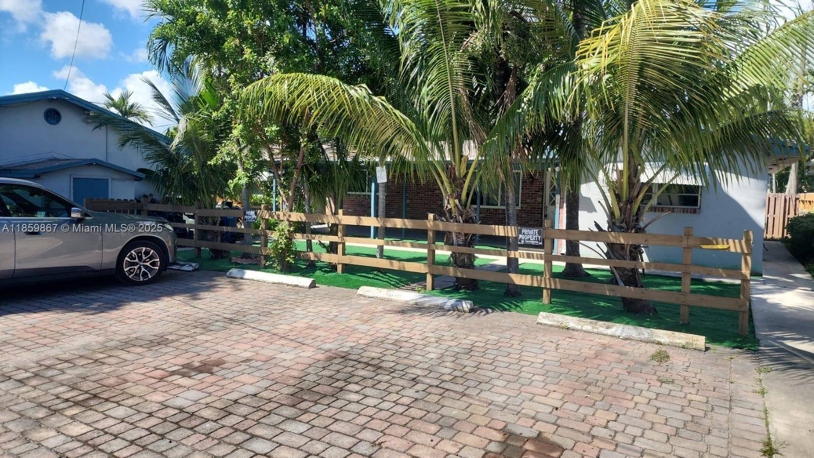 Hallandale Beach, FL 33009,729 NE 6th St #B