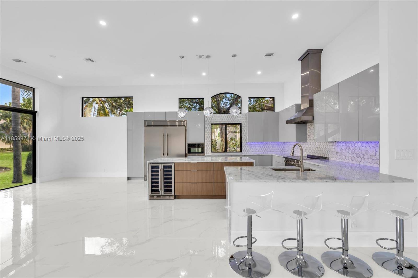 Weston, FL 33327,2530 Montclaire Cir