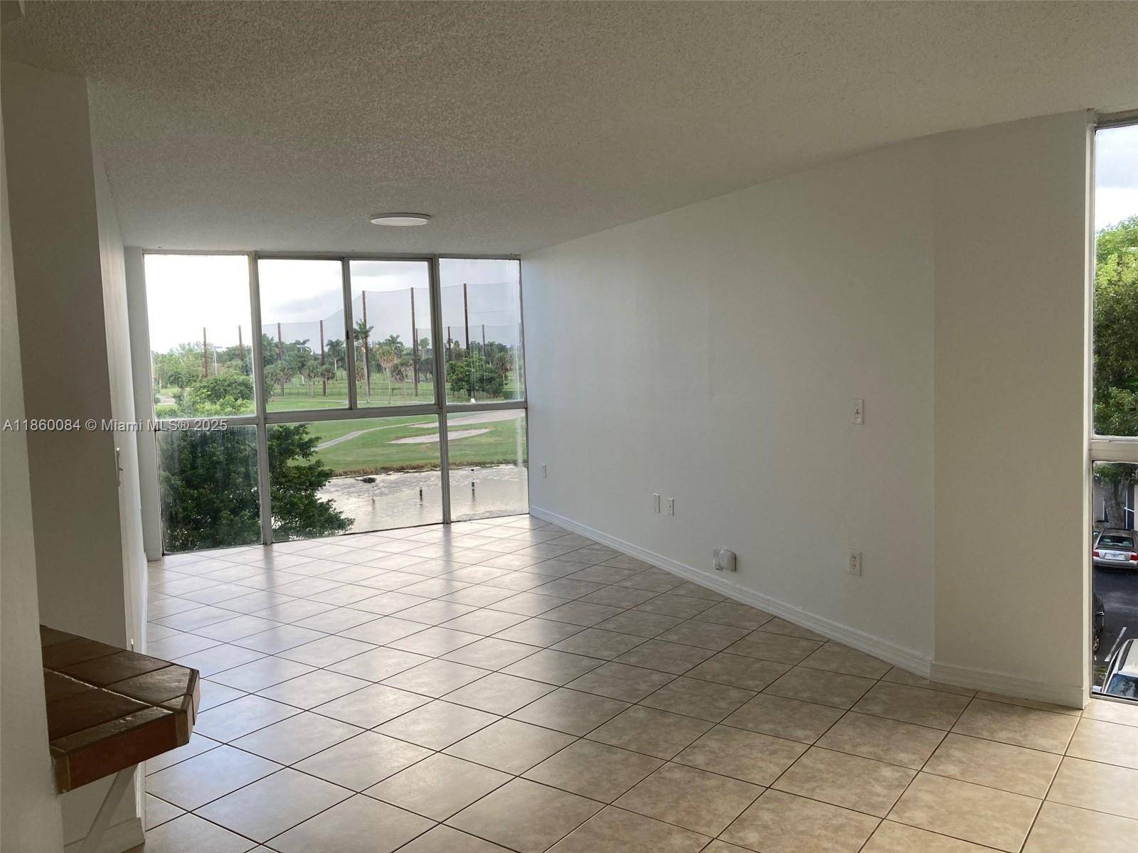 Hialeah, FL 33015,6995 NW 186th St #E403