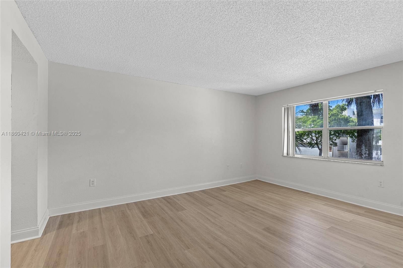 FL 33351,4215 N University Dr #203