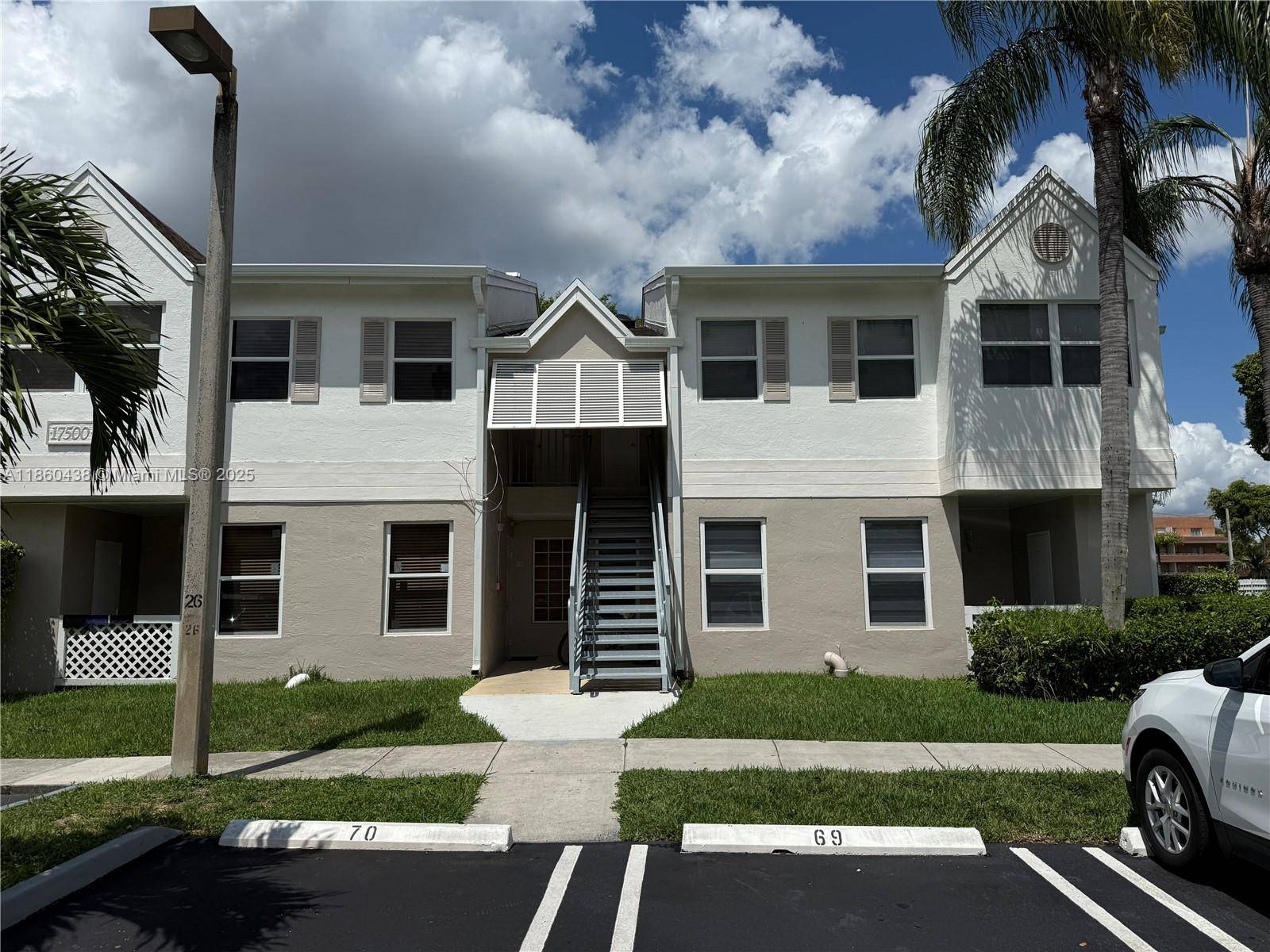 Hialeah, FL 33015,17500 NW 67th Pl #M-4