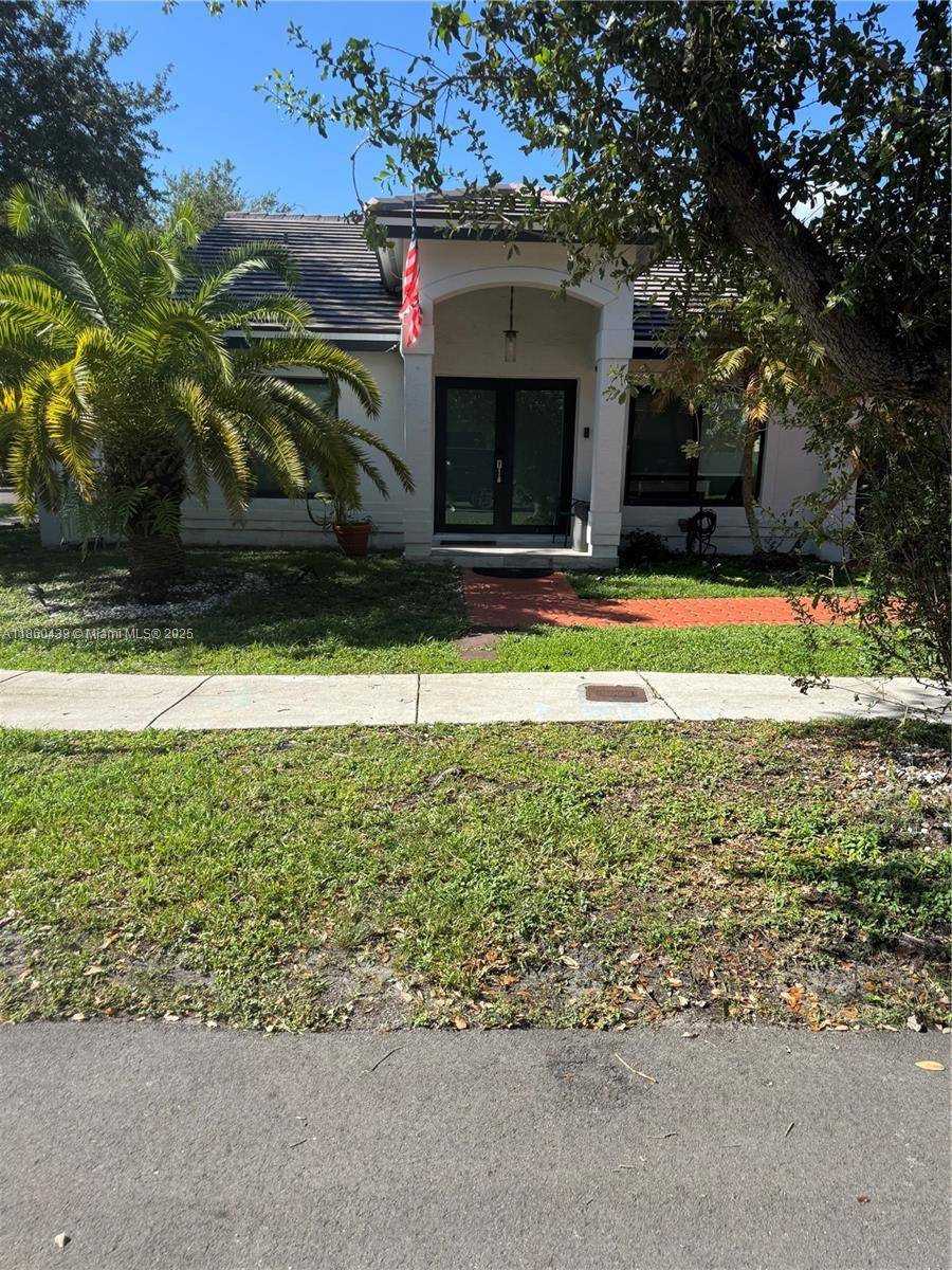 Hialeah, FL 33018,8848 NW 188th St