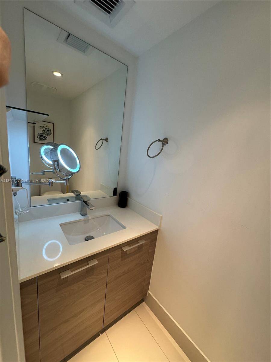 Miami, FL 33130,1300 S Miami Ave #1608