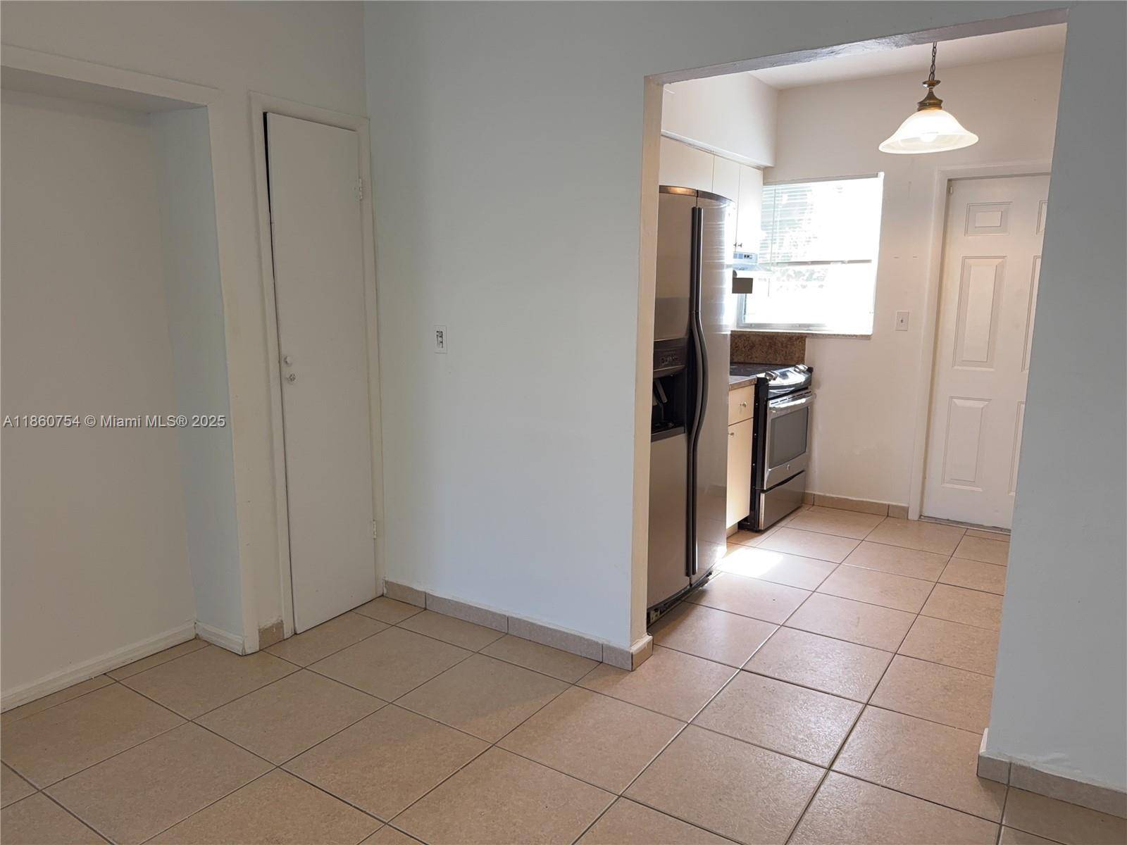 Miami Beach, FL 33141,1176 Marseille Dr #4