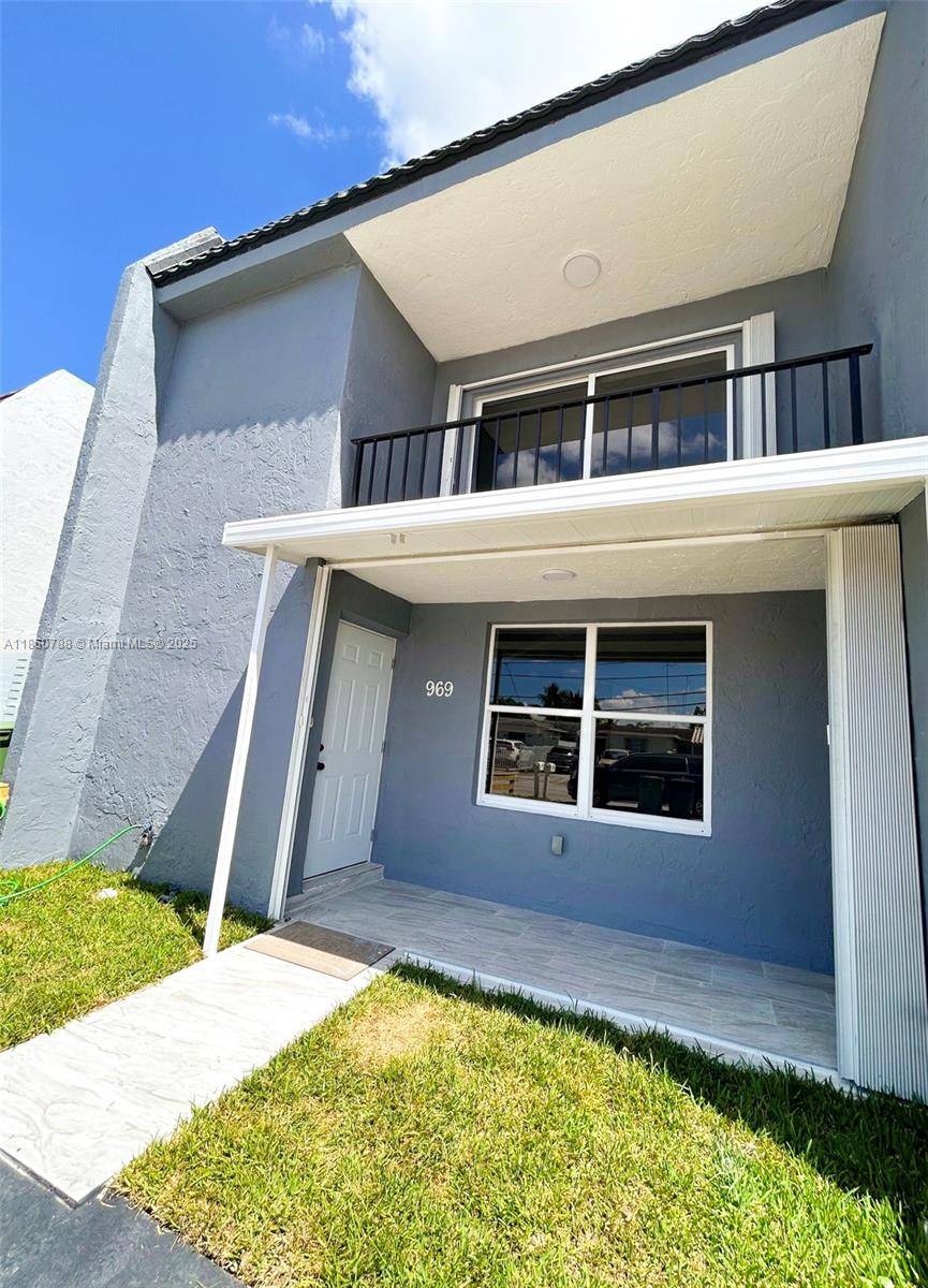 Hialeah, FL 33014,969 W 79th St