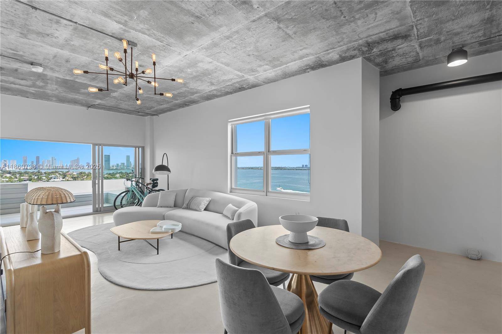 Miami Beach, FL 33139,3 Island Ave #PHD 15D