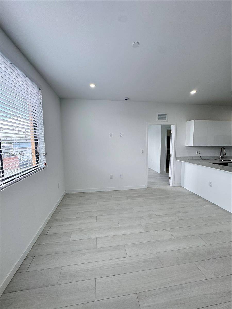 Hialeah, FL 33013,909 E 24th St #401