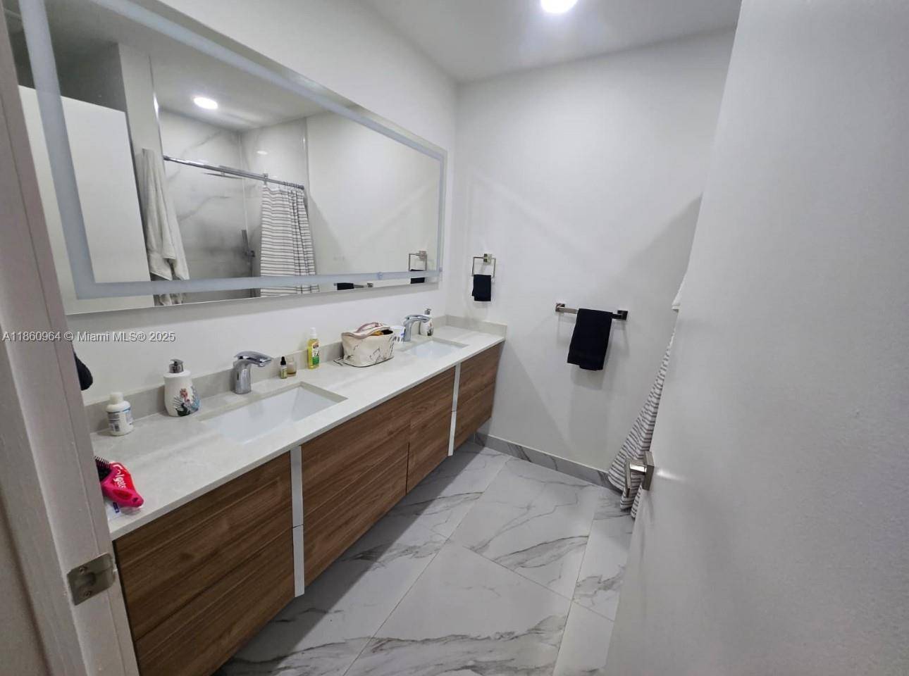 Sunrise, FL 33326,15737 Woodgate Ct #B