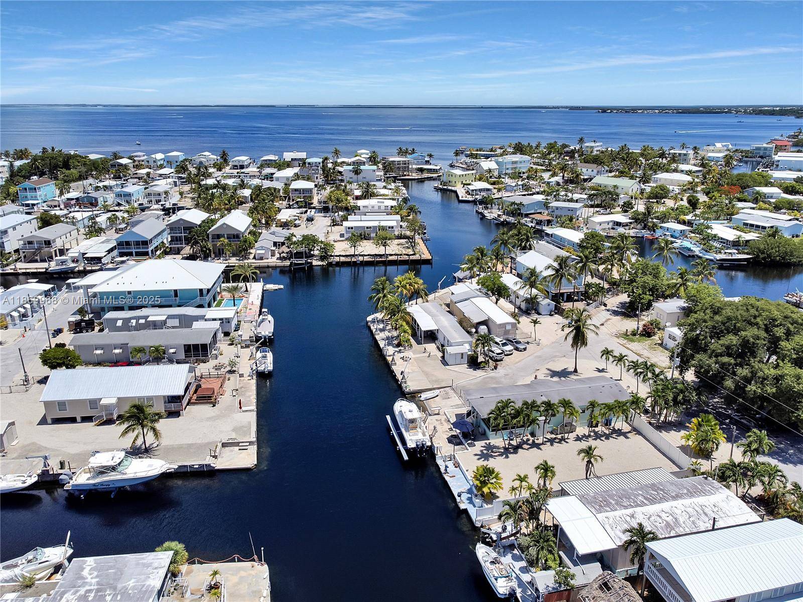 Key Largo, FL 33037,927 Tropical Ln #0