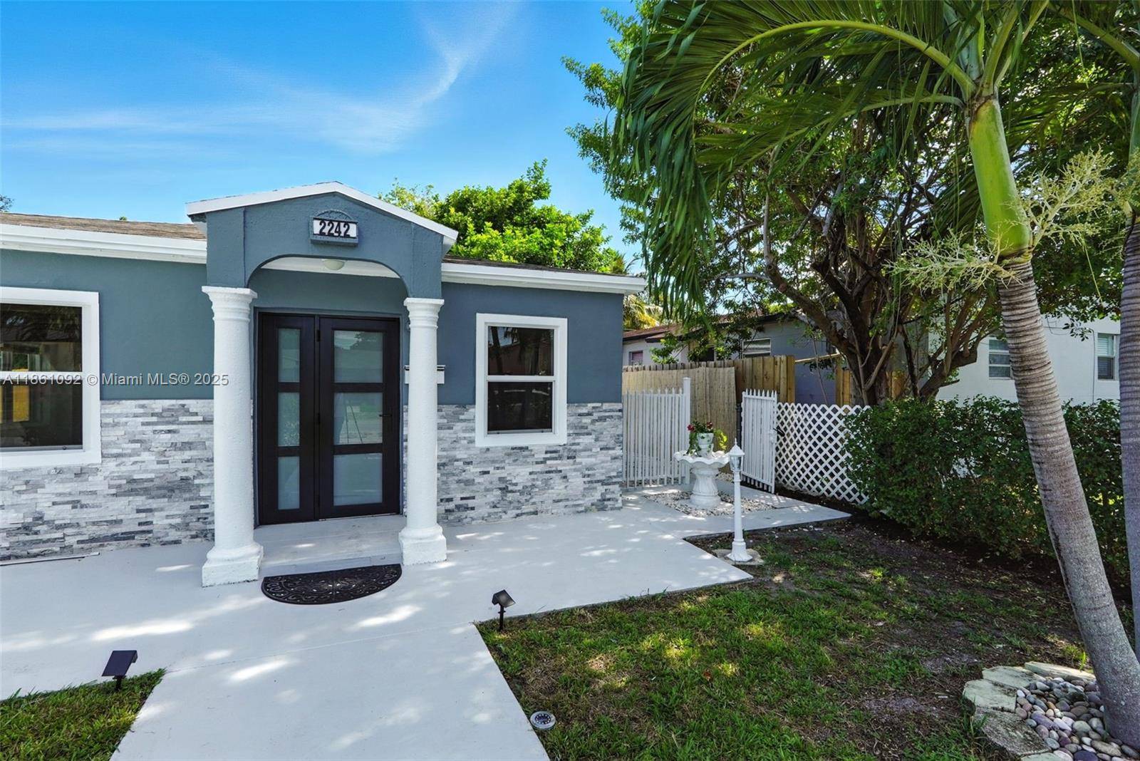 Hollywood, FL 33020,2242 Coolidge St
