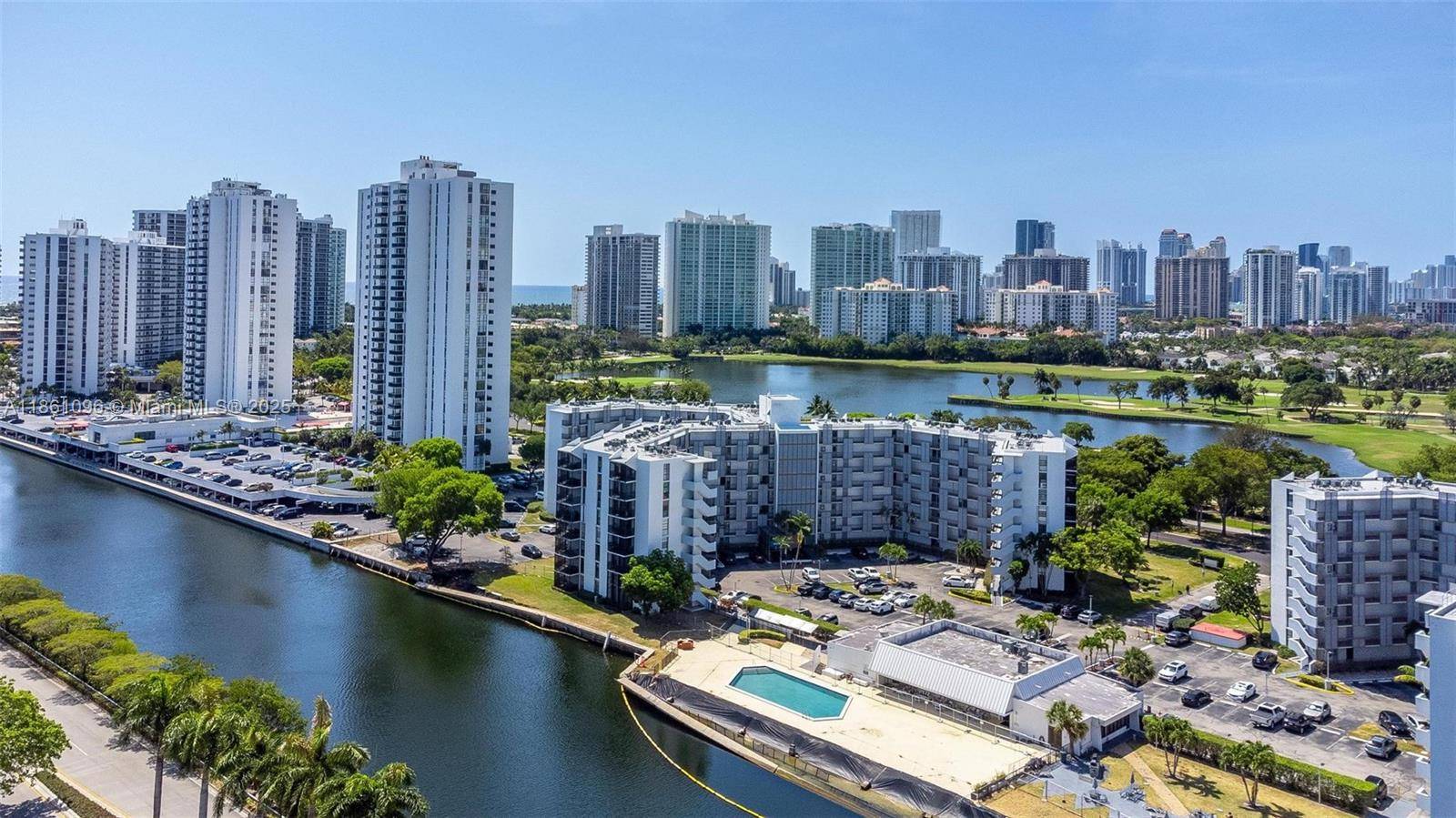 Aventura, FL 33180,3475 N Country Club Dr #E119
