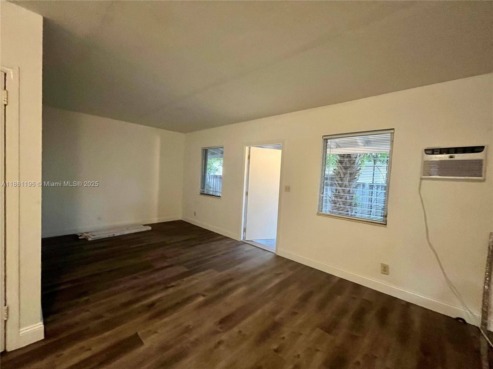 Fort Lauderdale, FL 33304,618 NE 8th Ave #2