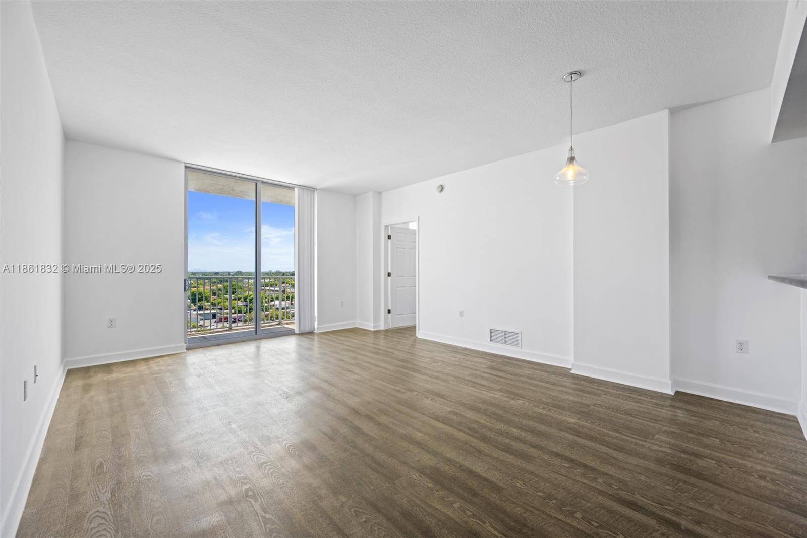 Hollywood, FL 33020,140 S Dixie Hwy #835