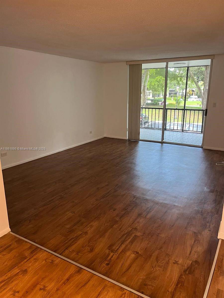 Lauderhill, FL 33319,3660 Inverrary Dr #2I