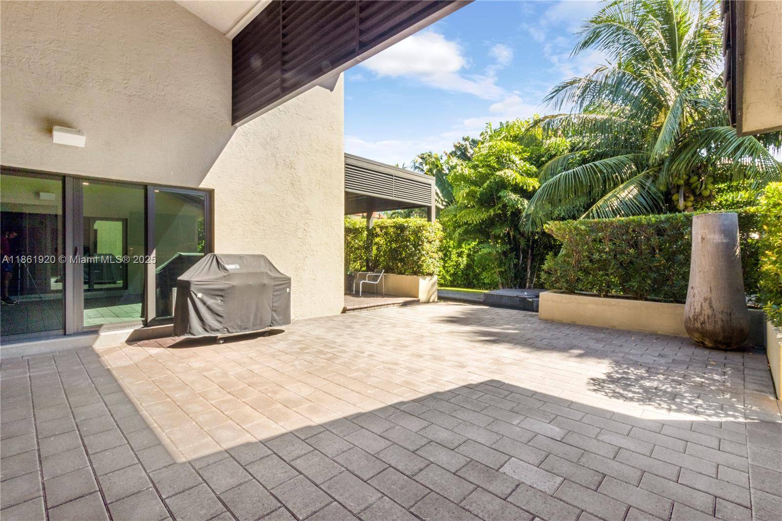 Coral Gables, FL 33143,371 Isla Dorada Blvd