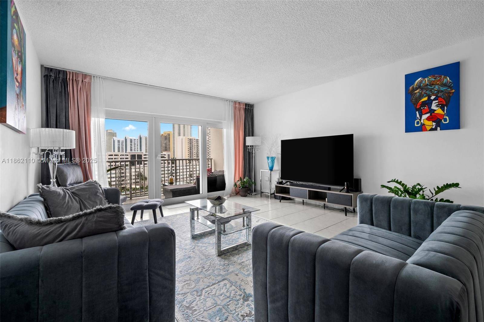 Sunny Isles Beach, FL 33160,300 Bayview Dr #807