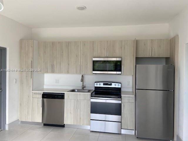 Miami, FL 33130,519 SW 5th Ave #303