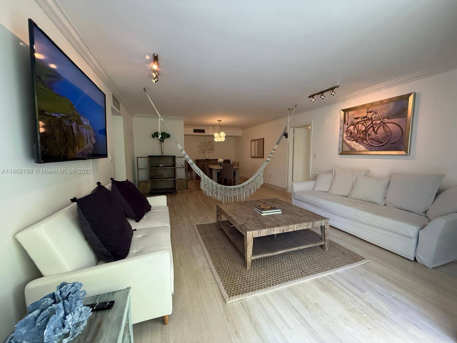Key Biscayne, FL 33149,55 Ocean Lane Dr #3021