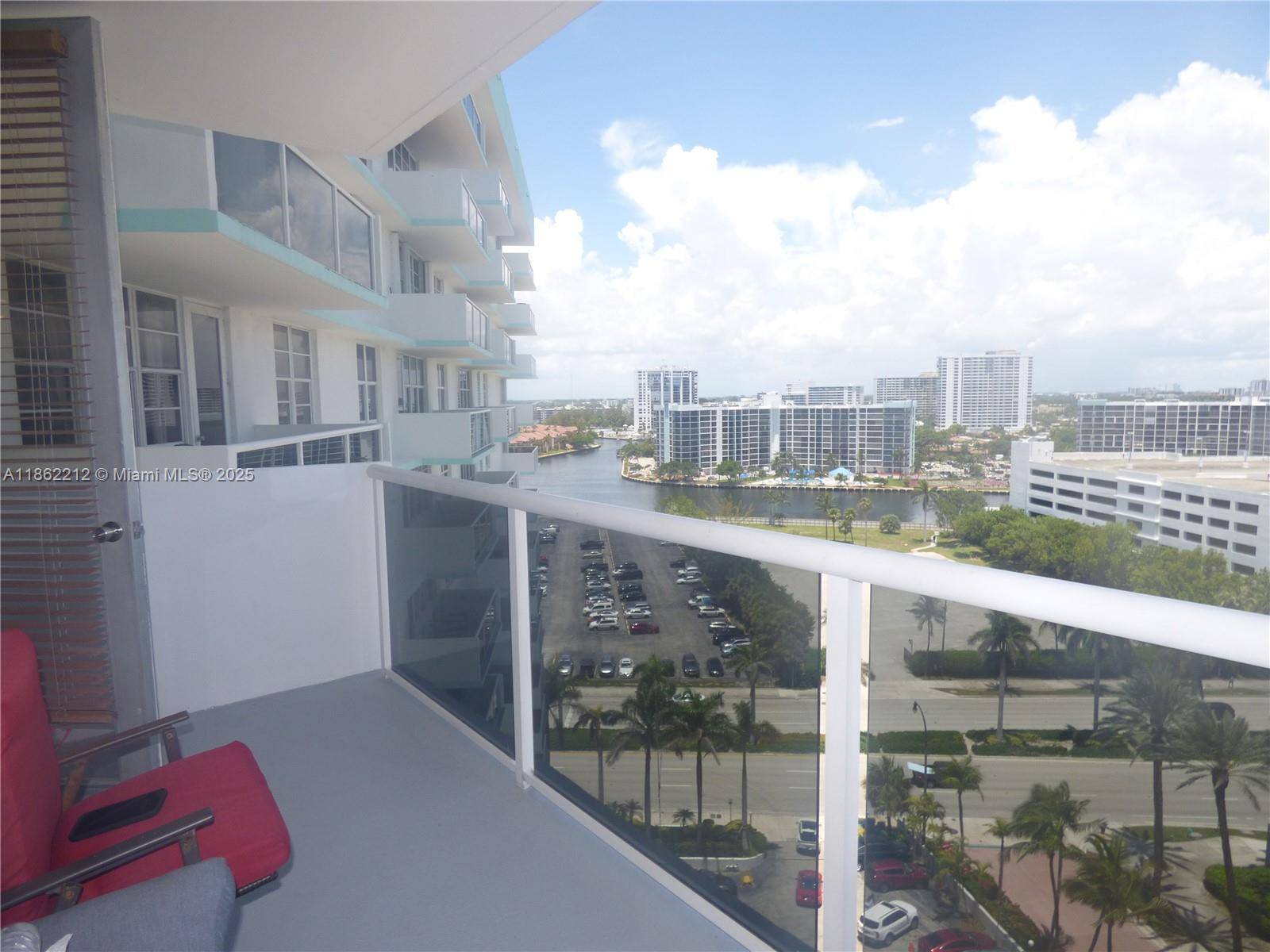 Hollywood, FL 33019,3725 S Ocean Dr #1419