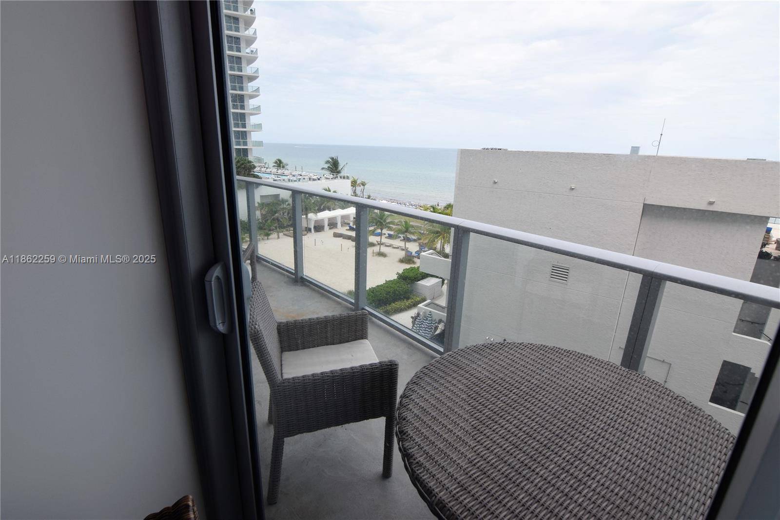 Hollywood, FL 33019,4111 S Ocean Dr #403