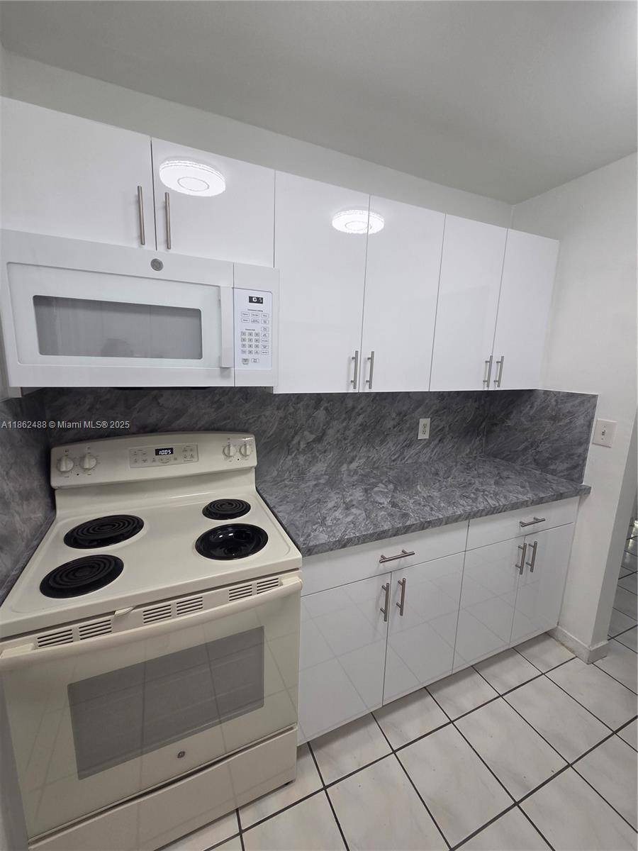 Dania Beach, FL 33004,348 S Federal Hwy #5