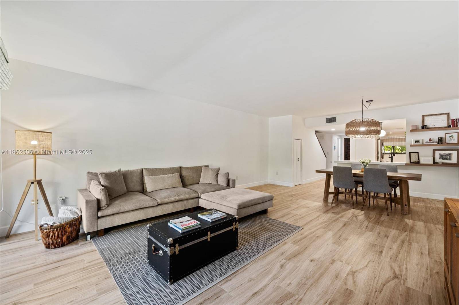Coral Gables, FL 33134,2600 Cardena St #11
