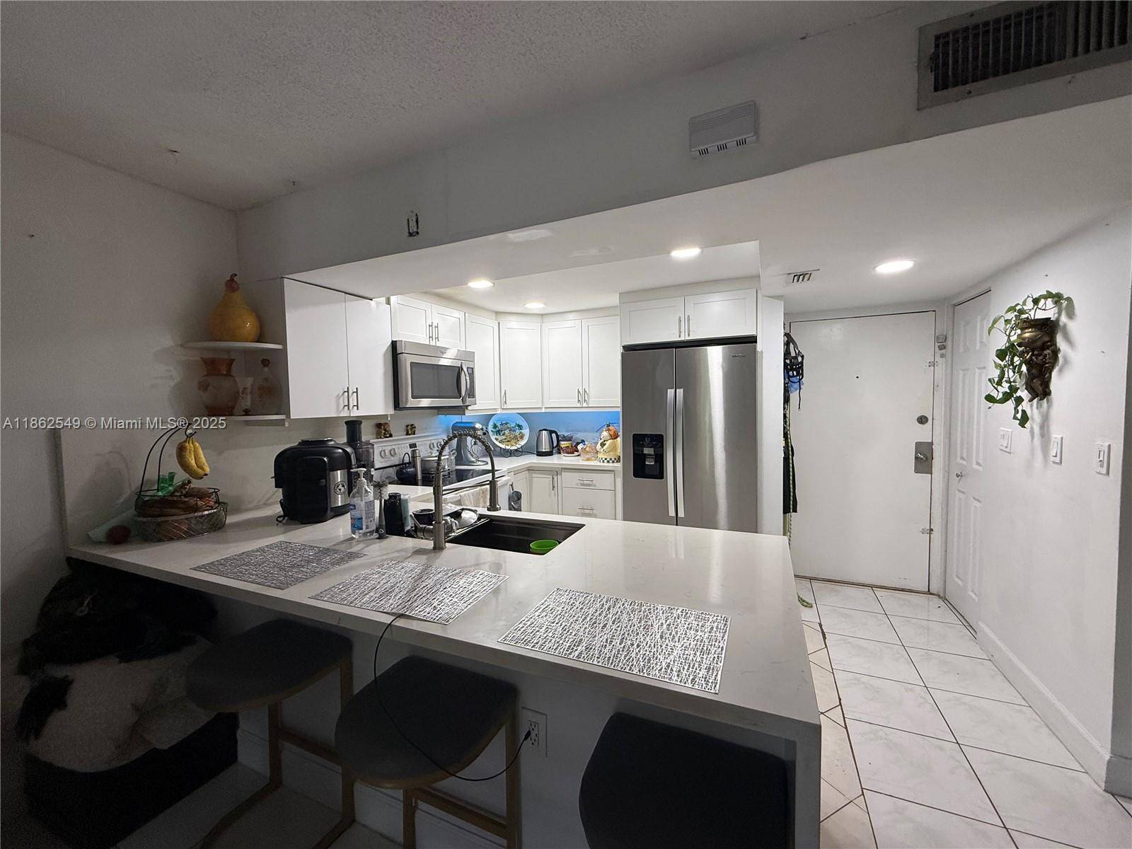 Miami, FL 33186,14201 N Kendall Dr #304D