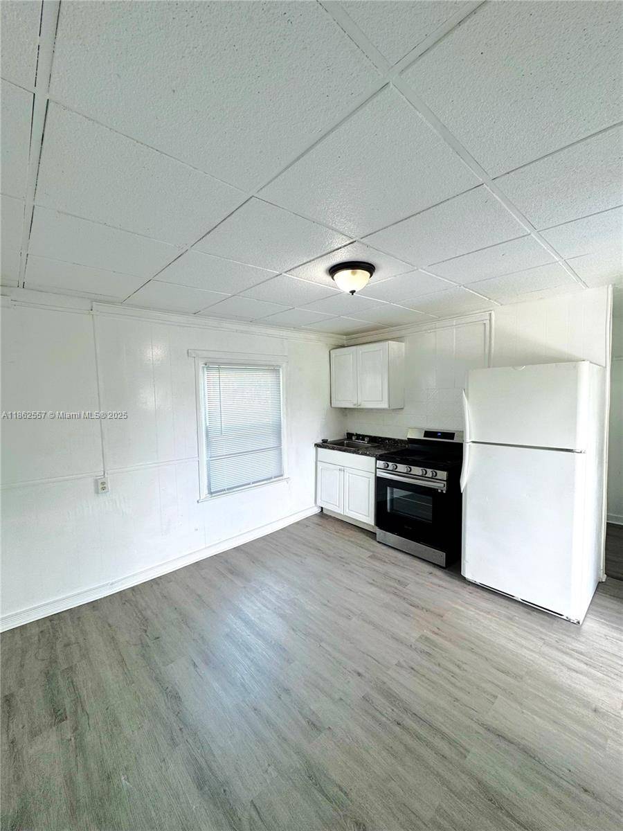 Dania Beach, FL 33004,25 SW 10th St #8