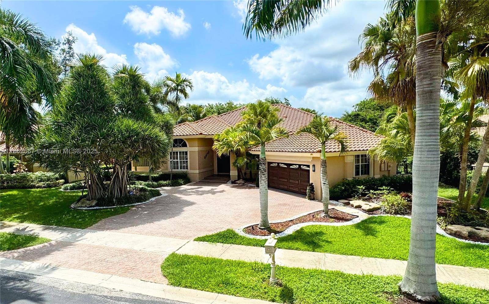 Weston, FL 33326,375 Sabal Way