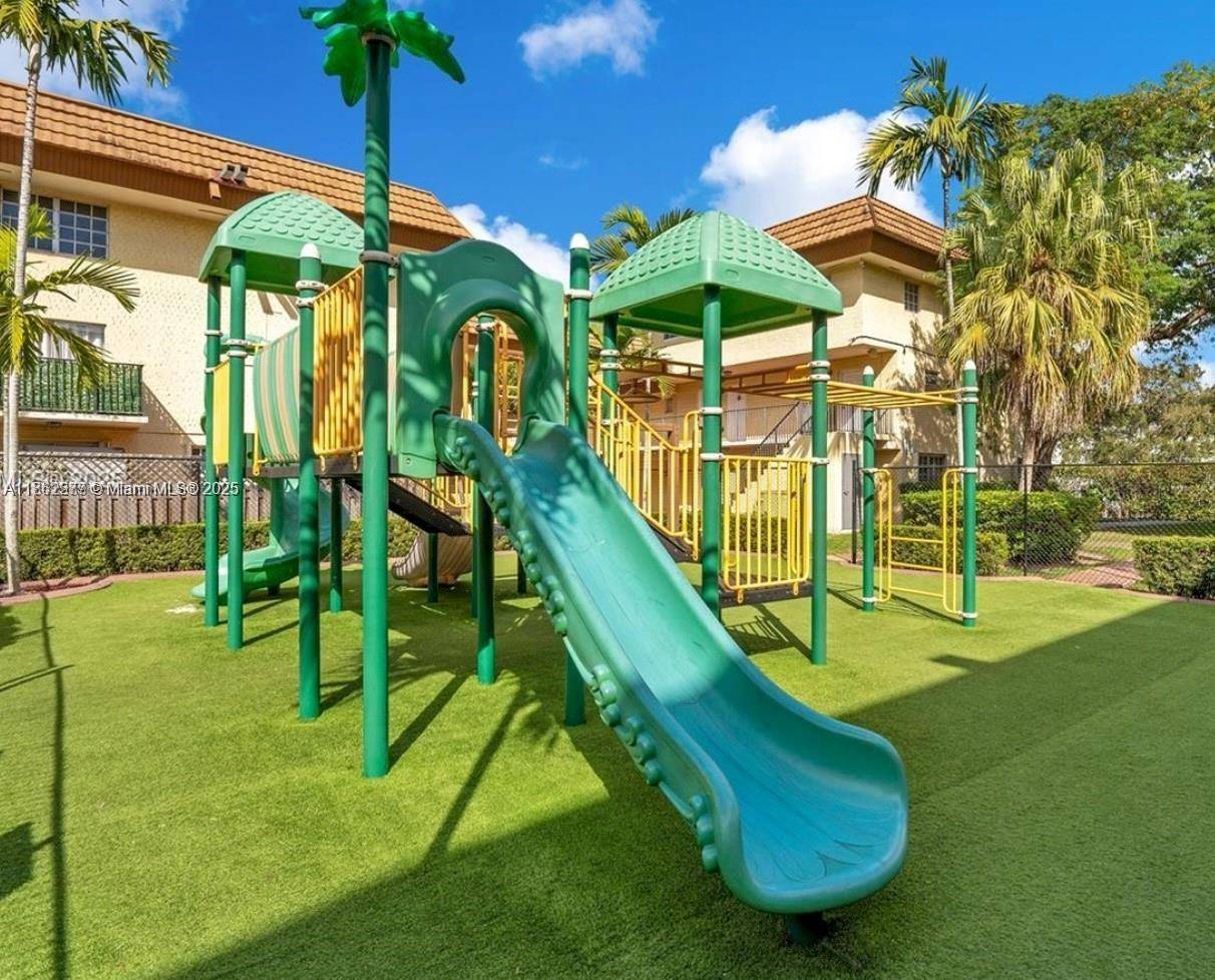 Miami, FL 33173,8600 SW 109th Ave #4-216