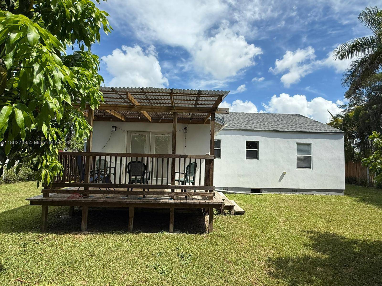 FL 33143,5822 SW 60th St
