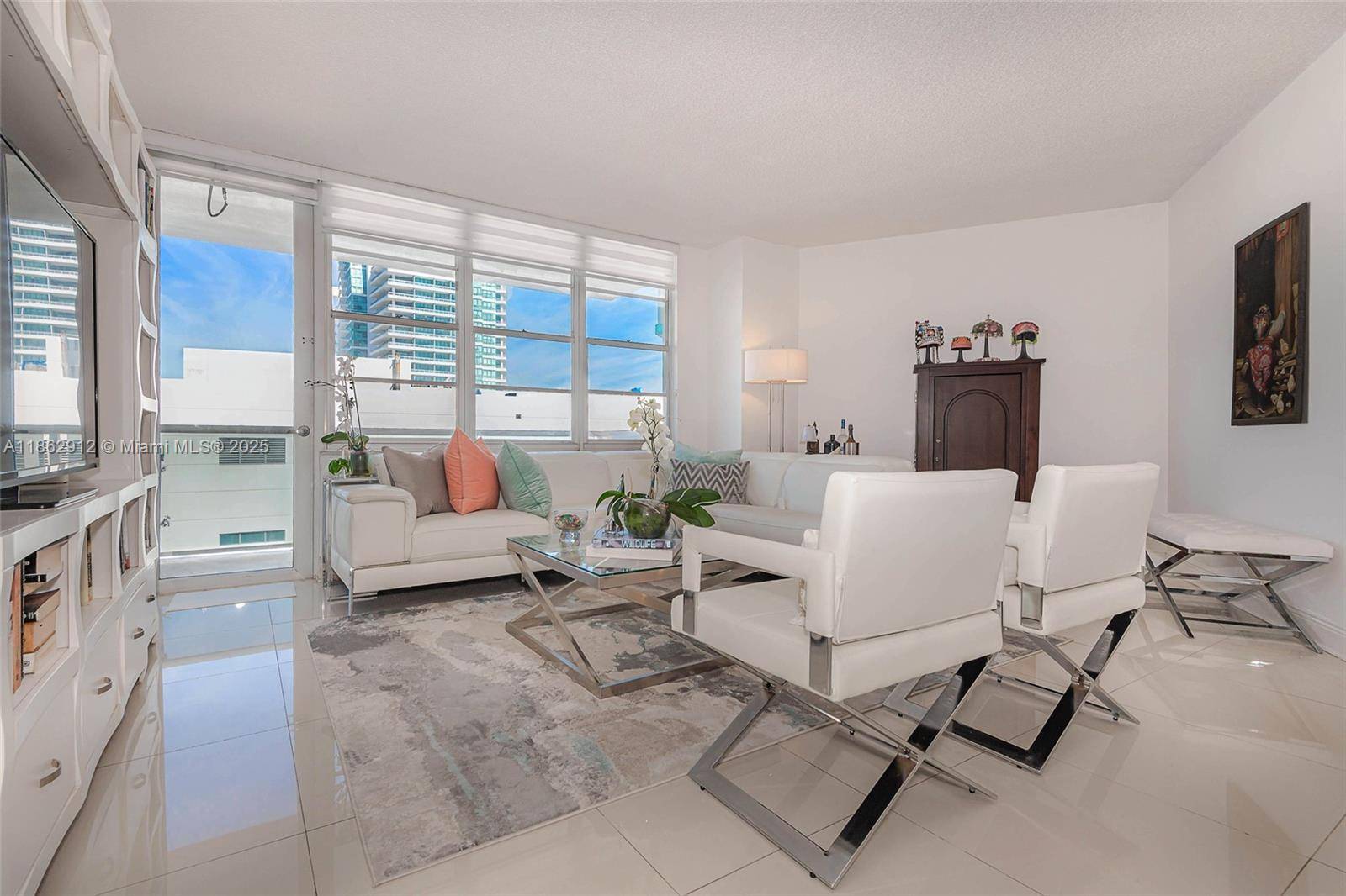 Hollywood, FL 33019,3725 S Ocean Dr #1221
