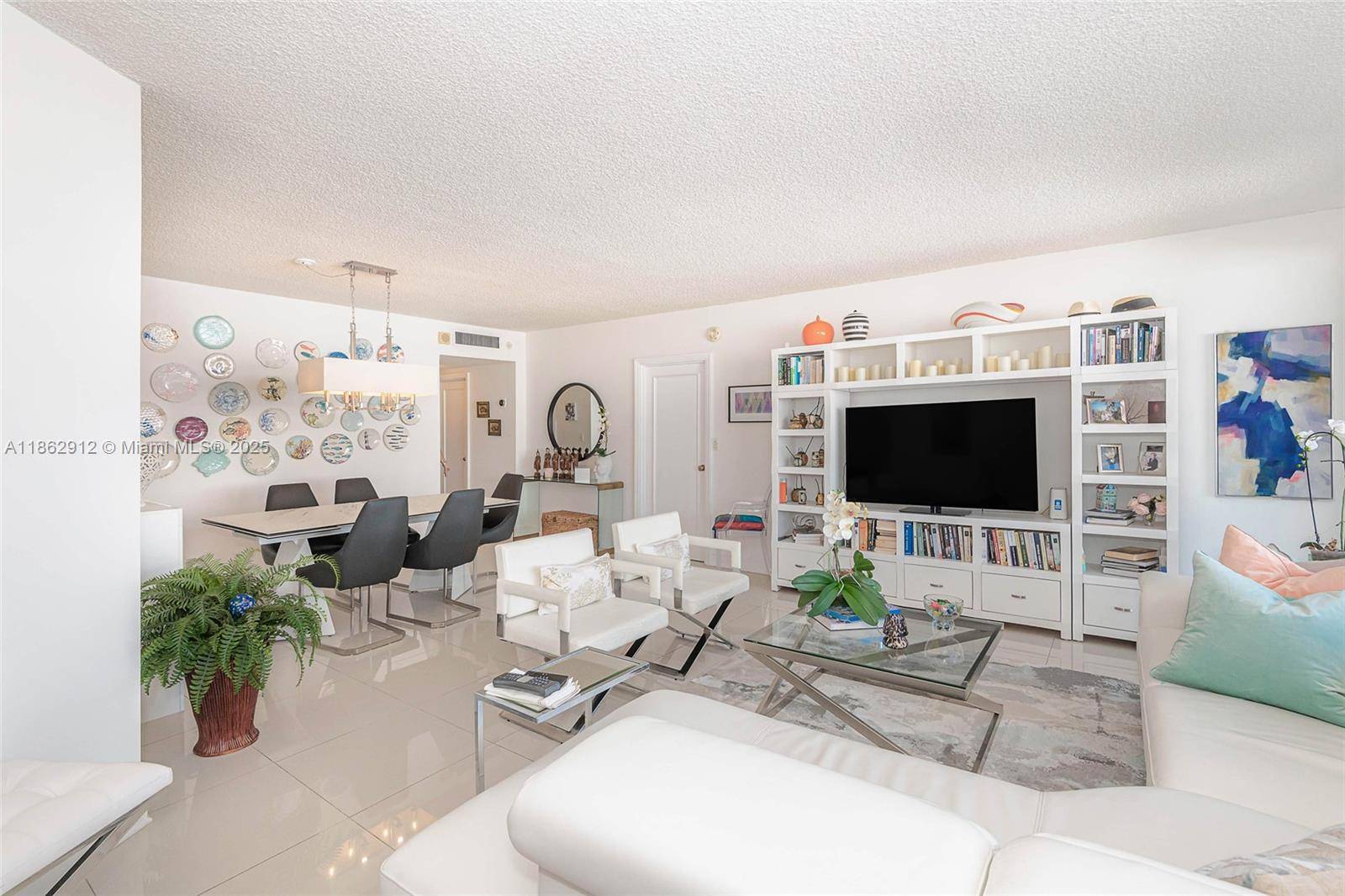 Hollywood, FL 33019,3725 S Ocean Dr #1221
