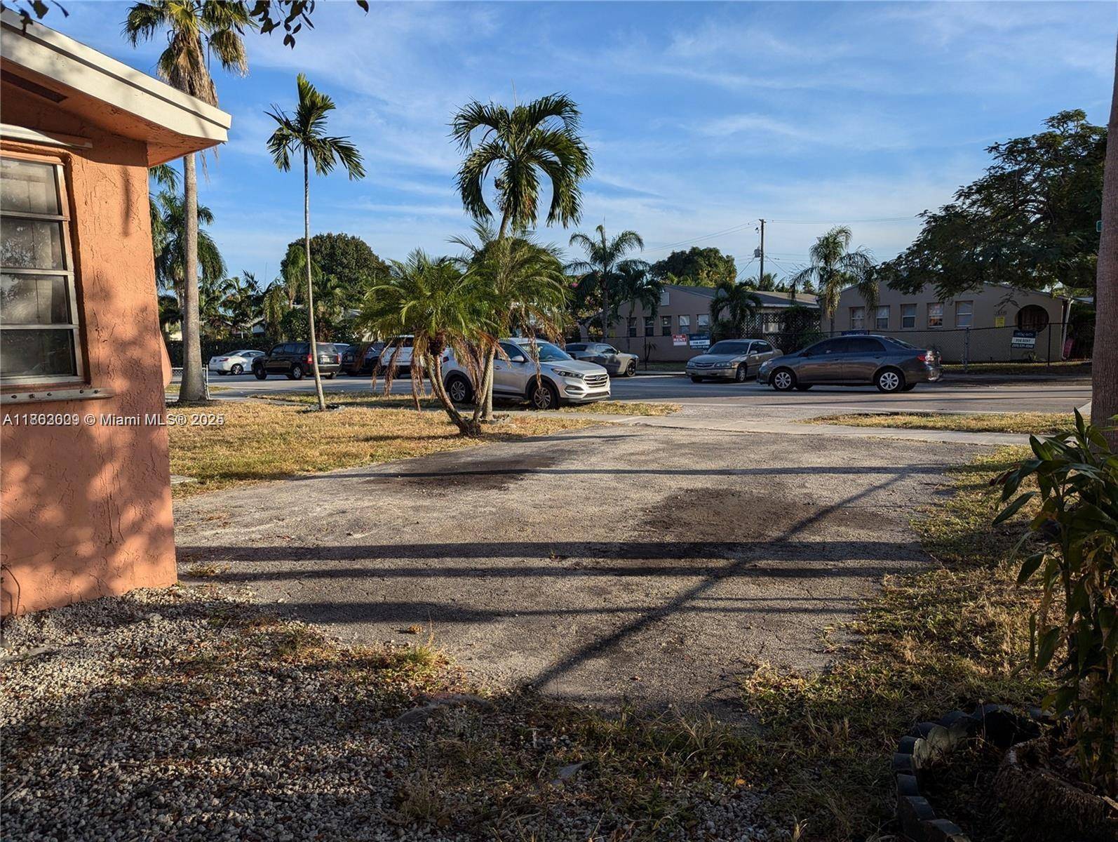 Hollywood, FL 33020,1853 Taft St