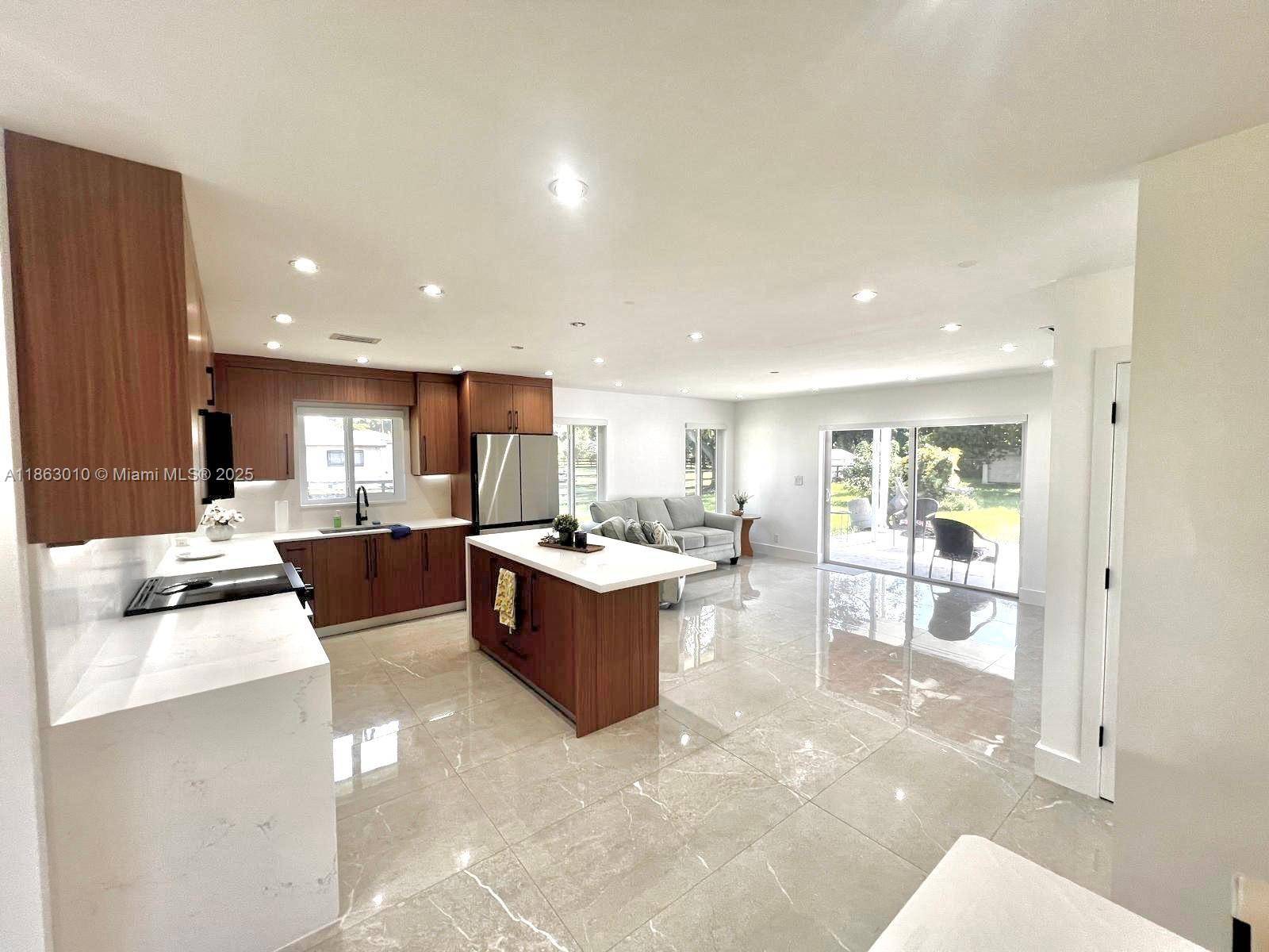 Davie, FL 33325,1590 SW 139th Ave