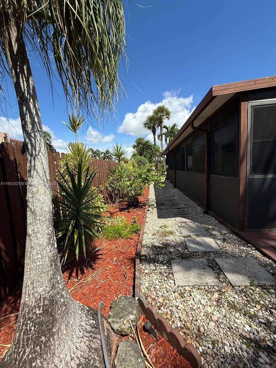 Lake Worth, FL 33467,6779 Kramer Ln