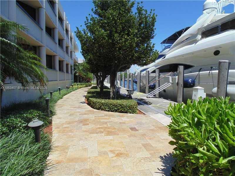 Aventura, FL 33180,19707 W Turnberry Way #26D